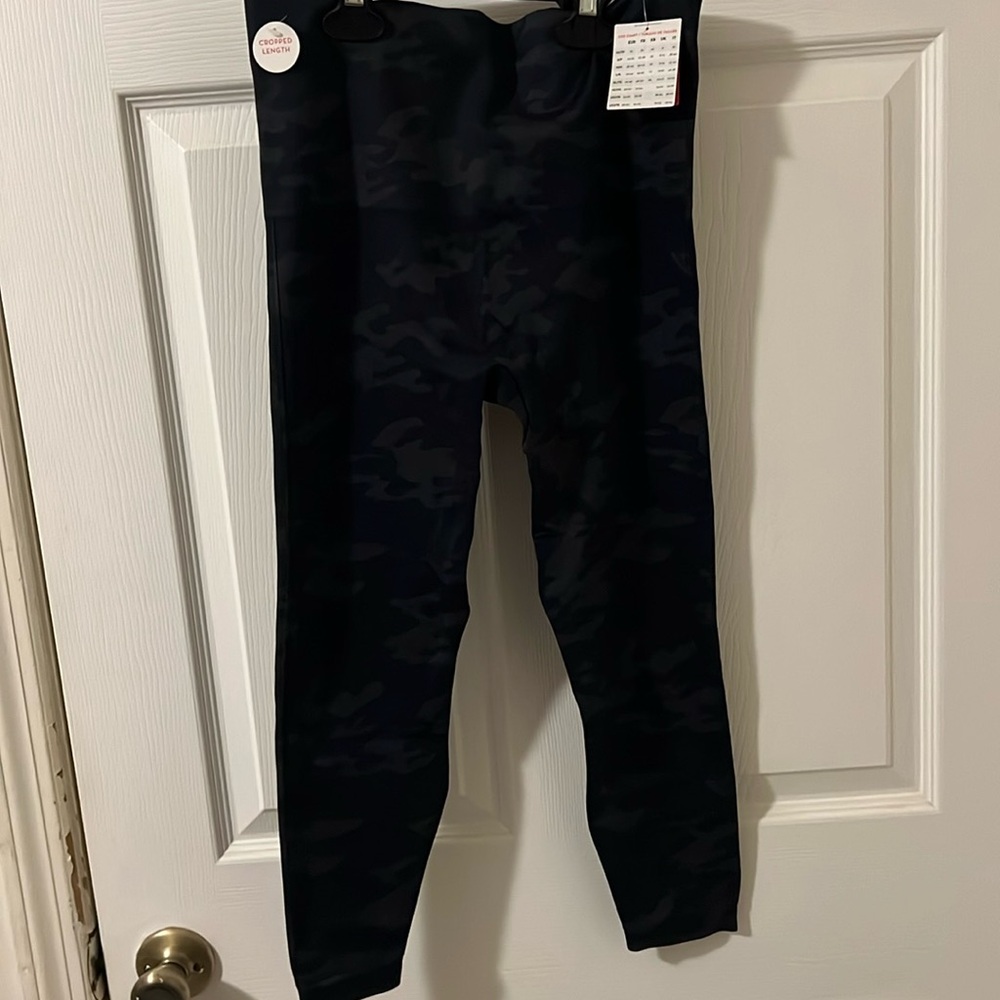 NWT Spanx Cropped Camo Leggings